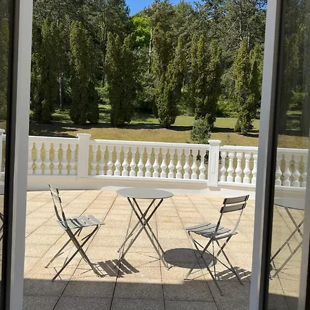 Domainedurocblanc Hotell